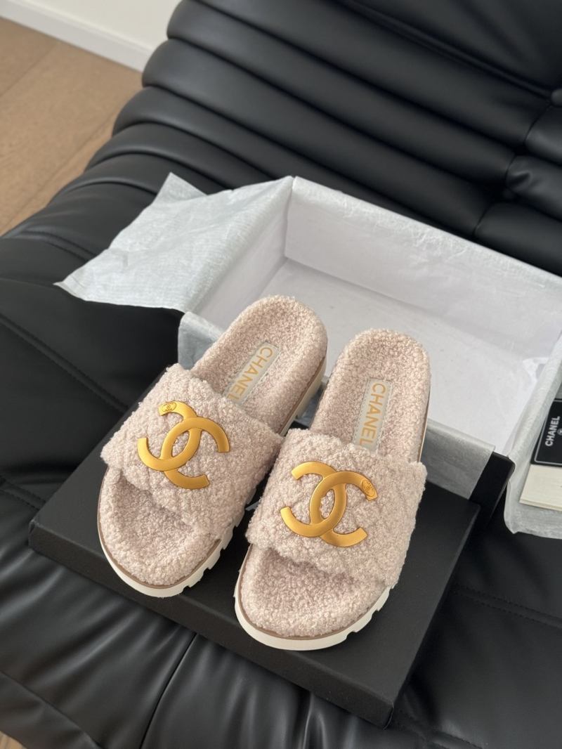 Ch**el slippers